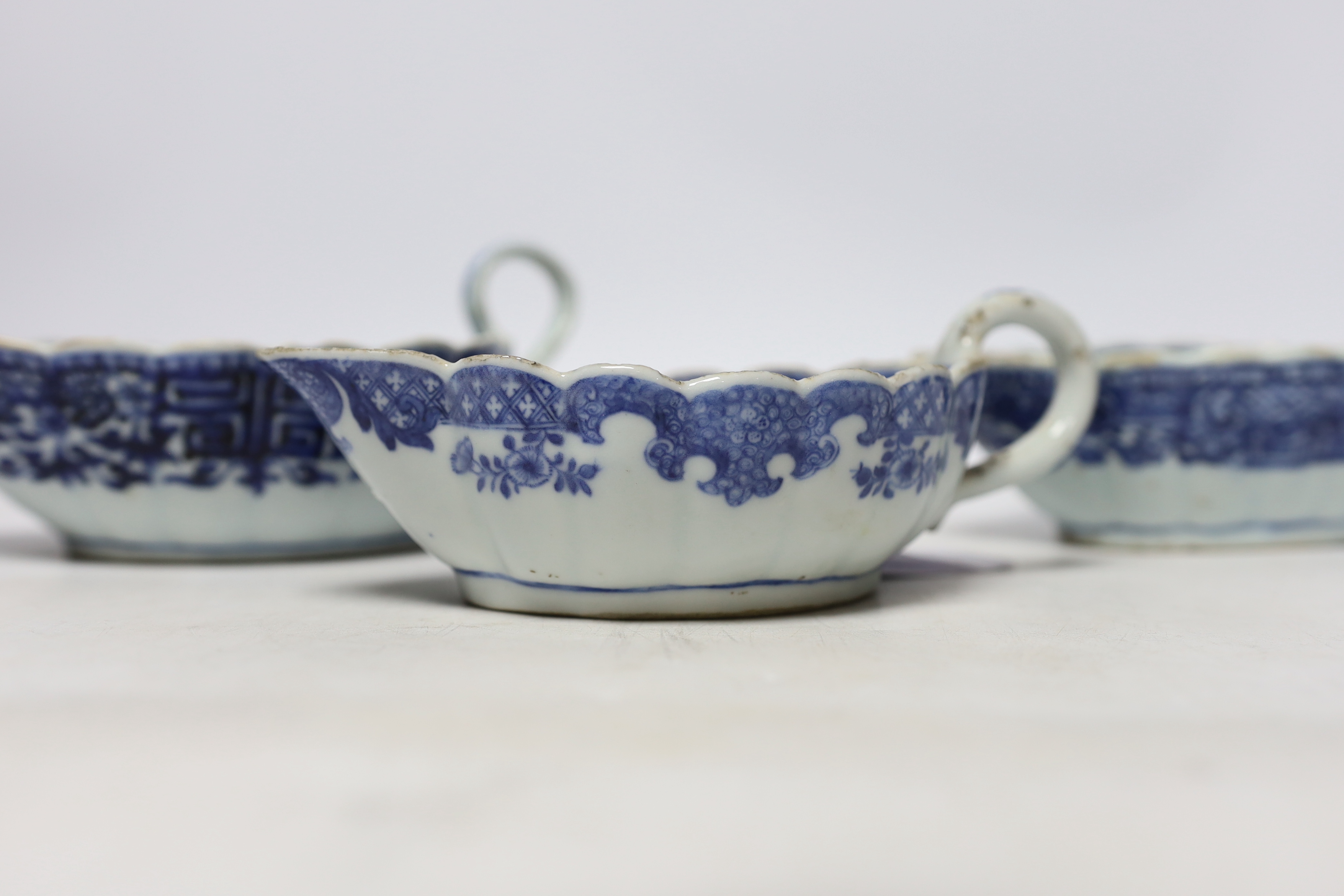 Three Chinese blue and white sauceboats, Qianlong period, widest 19cm